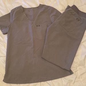 Figs small Caterina top and small/tall Livingston bottoms